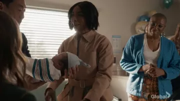 Honorer le cadeau Pantalon en patchwork porté par Henrietta Wilson (Aisha Hinds) tel qu’on le voit dans 9-1-1 (S08E18)