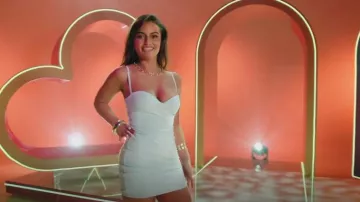 Collar de cadena de corazón de oro de River Island usado por Megan Forte Clarke como se ve en Love Island (S12E01)