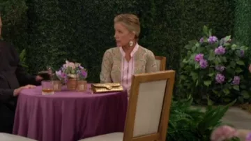 Lauren Ralph Lauren Adair Cartera de cadena metálica mediana Bolso cruzado usado por Nikki Reed Newman (Melody Thomas-Scott) como se ve en The Young and the Restless el 22 de julio de 2025