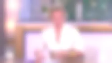 Camisa de seda blanca de Anne-Élisabeth Lemoine en C à Vous