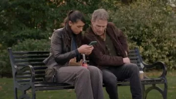 Barbour Arwin canvas crossbody bag in khaki worn by PC Shazia Malik (Nina Singh) as seen in Art Detectives (S01E06)