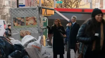 Page Laurel Bootcut Jeans worn by Olivia Benson (Mariska Hargitay) as seen in Law & Order: Special Victims Unit (S26E10)