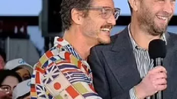 Los Cuatro Fantásticos Primeros Pasos Pedro Pascal Banderas Camiseta