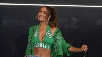 Camiseta verde Nikki Garcia Happy Gilmore 2 NYC Premiere