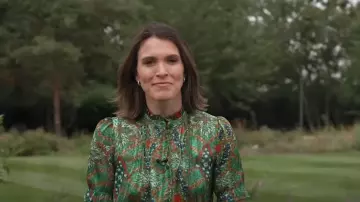 Blusa de crepé con estampado floral Hippy de Ba&Sh usada por Molly Hunter como se ve en Today el 24 de julio de 2025