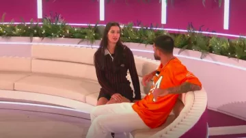 Robe Fila x Y/Project portée par Yasmin Pettet comme on le voit dans Love Island (S12E11)