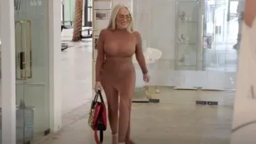 Christian Louboutin Paloma Medium Top Handle Bag worn by Darcey Silva as seen in 90 Day Fiancé: Happily Ever After? (S09E03)