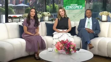 Sandales à plateforme en daim Coach Nicolette 120MM portées par Emilie Ikeda, comme on le voit dans Today le 28 juillet 2025