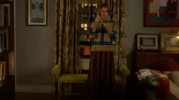 Akris Punto Cashmere-Blend Window Check Knit Sweater worn by Miranda Hobbes (Cynthia Nixon) as seen in And Just Like That… (S03E10)