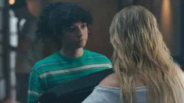 Mango Round Neck Striped Sweater worn by Peque (Laura Ubach) as seen in Olympo (S01E05)