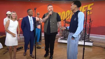 Stone Island G100005 Tela Resinata Vest in Military Green worn by Rag'n'Bone Man as seen in Today on  July 31, 2025