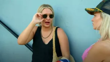 Lunettes de soleil à verres Ray-Ban. porté par Kacie Adkison comme on le voit dans The McBee Dynasty : Real American Cowboys (S02E05)