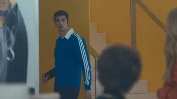 Adidas Originals Adicolour Rugby Top usado por Roque Pérez (Agustín Della Corte) como se ve en Olympo (S01E06)