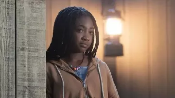 Percy Jackson et les Olympiens S01 Sweat à capuche Annabeth Brown de Percy Jackson (Walker Scobell) dans Percy Jackson et les Olympiens (S01E08)