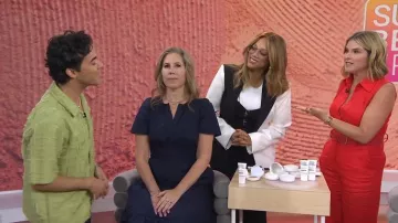 Reason Clothing Chemise boutonnée texturée à manches courtes portée par Neil Scibelli, comme on le voit dans Today with Jenna & Friends le 31 juillet 2025