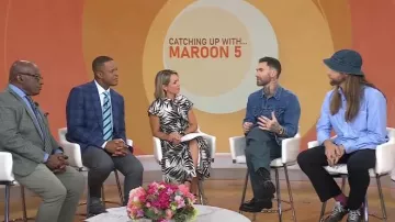 Chaqueta Trucker Levi's con estampado vintage usada por Adam Levine como se ve en Today el 1 de agosto de 2025