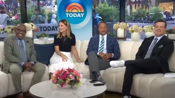 Falda midi con ojales bordados de Lela Rose usada por Savannah Guthrie como se ve en Today el 1 de agosto de 2025