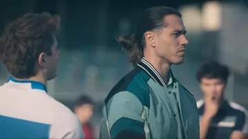 La veste en patchwork côtelé à ourlet côtelé de Kooples portée par Hugo Teixeira (Nicolás Furtado) vue dans Olympo (S01E07)