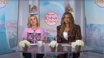 Blazer de hombros de poder de traje de vestuario desnudo usado por Tyra Banks como se ve en Today with Jenna & Friends el 1 de agosto de 2025