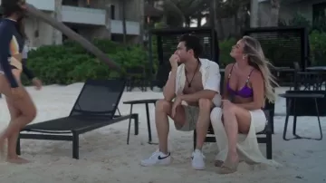 Haut Jmp Newport porté par Juliette Porter comme on le voit dans Perfect Match (S03E02)