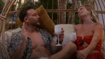 Chemise boutonnée en rayonne tissée Unionbay portée par Cody Wright comme on le voit dans Perfect Match (S03E02)