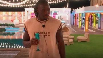 Conjunto de chaleco de punto de baloncesto sobredimensionado Boohoo usado por Dejon Noel-Williams como se ve en Love Island (S12E19)