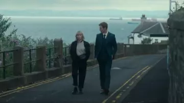 Carhartt WIP Noxon Jean taille haute à jambe droite porté par DS Karen Pirie (Lauren Lyle) comme on le voit dans Karen Pirie (S02E02)