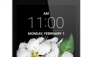 An LG K7 of Owen (Chris Pratt) in Jurassic World