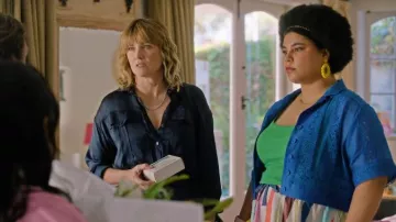 Country Road Crochet Applique Shirt worn by Madison Feliciano (Ebony Vagulans) as seen in My Life Is Murder (S05E01)