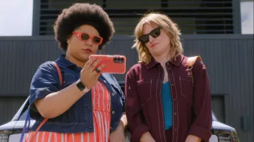 Saint Laurent Eyewear Rectangular Frame Sunglasses worn by Alexa Crowe (Lucy Lawless) as seen in My Life Is Murder (S05E01)