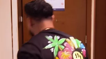 Esta camiseta con el logotipo de Balloon usada por Self (DJ Pauly D) en Jersey Shore: Vacaciones familiares (S08)