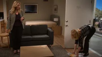 Mocasines Boden Iris Snaffle usados por Carol (Kristen Johnston) como se ve en Leanne (S01E05)
