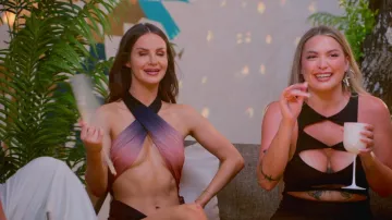 Robe maxi dos nu nouée de Londres Jaded portée par Sandy Gallagher comme on le voit dans Perfect Match (S03E03)