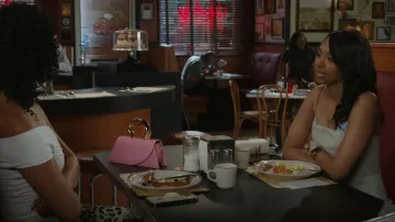 Vestido corto de popelina combinado de Zara usado por Kat Richardson (Colby Muhammad) como se ve en Beyond the Gates (S01E95)
