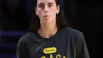 Camiseta Caitlin Clark Miracle Academy Fever