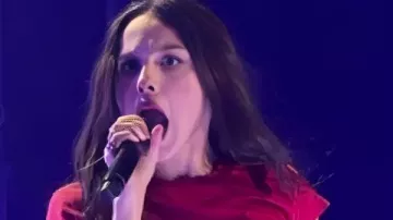 Festival de Osheaga 2025 Camiseta roja de Olivia Rodrigo en el Festival de Música de OSHEAGA [LA PELÍCULA]