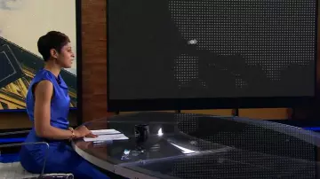 Herve Leger Icon Bandage Pencil Midi-Skirt worn by Jericka Duncan as seen in CBS Evening News on August 4, 2025