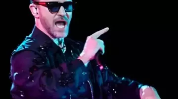 Chaqueta Negra ITU usada por Justin Timberlake en Justin Timberlake dio un concierto en el ITU Stadium