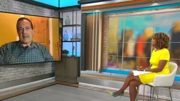 Robe Nora Gardner Donna en flamboyant portée par Gayle King telle qu’elle a été vue dans CBS Mornings le 25 juillet 2025