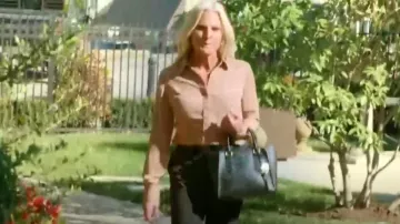 Michael Michael Kors Kris Bolso mediano usado por Kristi Mcbee como se ve en The McBee Dynasty: Real American Cowboys (S02E02)