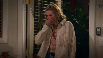 Camisole BDG Je T’Aime porté par Leanne (Leanne Morgan) comme on le voit dans Leanne (S01E07)