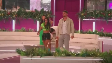 I Am Gia Minifalda Negra con Cremallera usada por Shakira Khan como se ve en Love Island (S12E33)