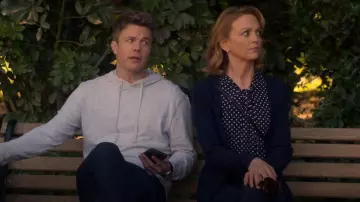 Tommy Hilfiger Printed Sleeveless Blouse worn by Mary (Jayma Mays) as seen in Leanne (S01E09)