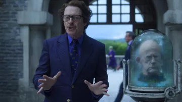 Corbata de seda con estampado de perro azul marino y amarillo de Drakes usada por Barry Dort (Steve Buscemi) como se ve en el miércoles (S02E02)