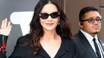 Good Morning America Floral Blazer of (Catherine Zeta-Jones) as seen in Good Morning America: Weekend Edition