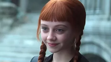 Miércoles T2 Evie Templeton Chaqueta Baterista en Miércoles (S02E04)