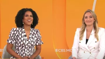 Blazer cruzado a medida de Zara usado por Kelly O'Grady como se ve en CBS Mornings el 7 de agosto de 2025