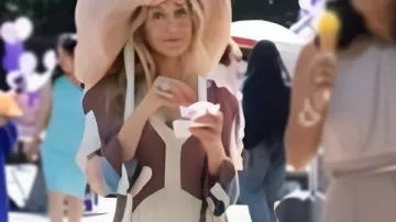 Sarah Jessica Parker Tiered Midi Dress of Carrie Bradshaw (Sarah Jessica Parker) in And Just Like That… (S03E12)