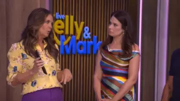 Lauren Ralph Lauren Camisa floral con lengüeta enrollable usada por Monica Manginelli como se ve en LIVE with Kelly and Mark el 8 de agosto de 2025