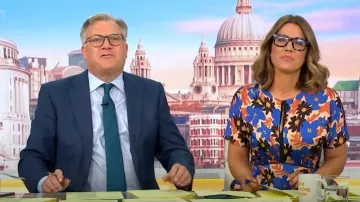 Vestido midi floral Arlesey de Hobbs usado por Susanna Reid como se ve en Good Morning Britain en junio de 2025